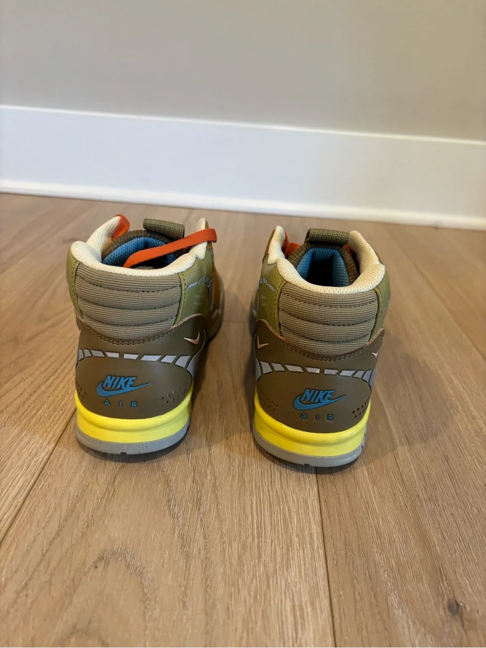 Nike youth high